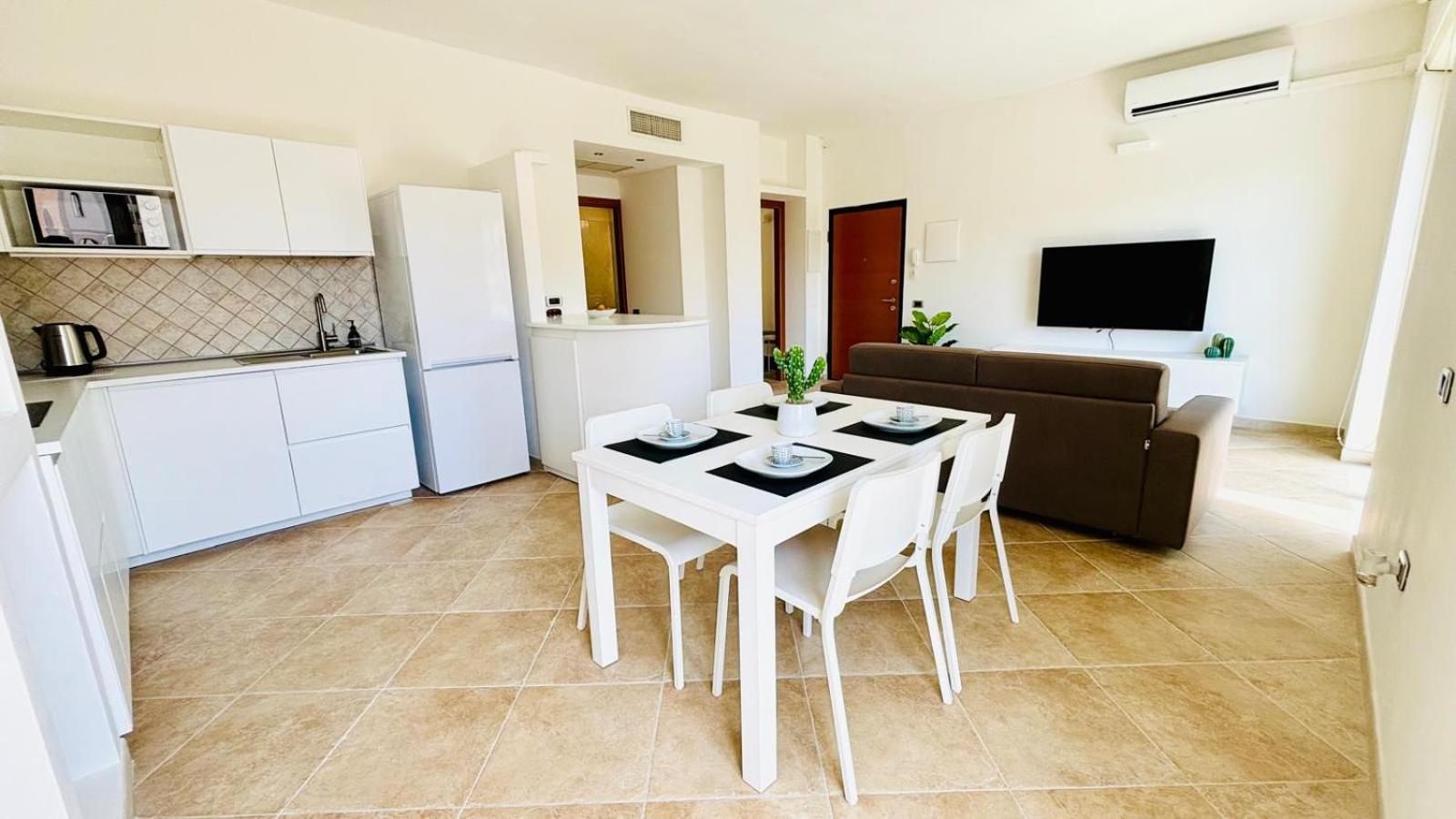 Sunshine Apartment - Appartamento Vicino Al Mare, Cagliari, Sardinia Exterior photo